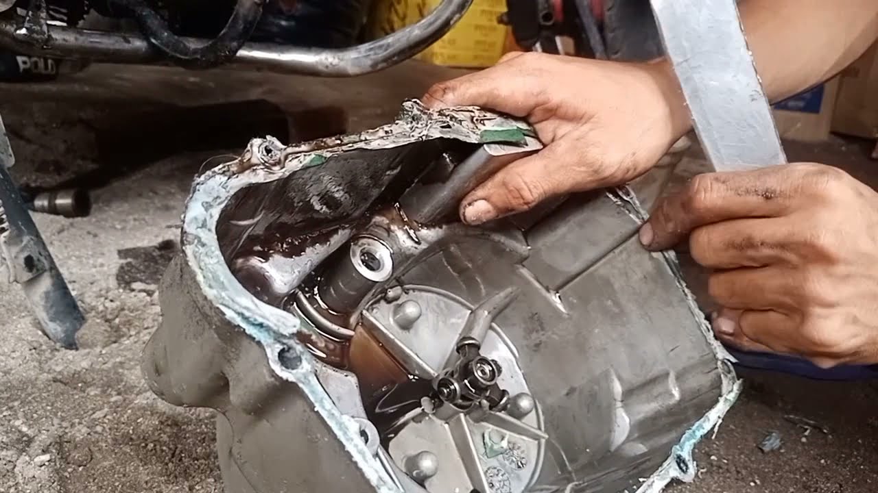 PAANO MAGPALIT NG GASKET|CRANK CASE GASKET|HOW TO CHANGE GASKET||