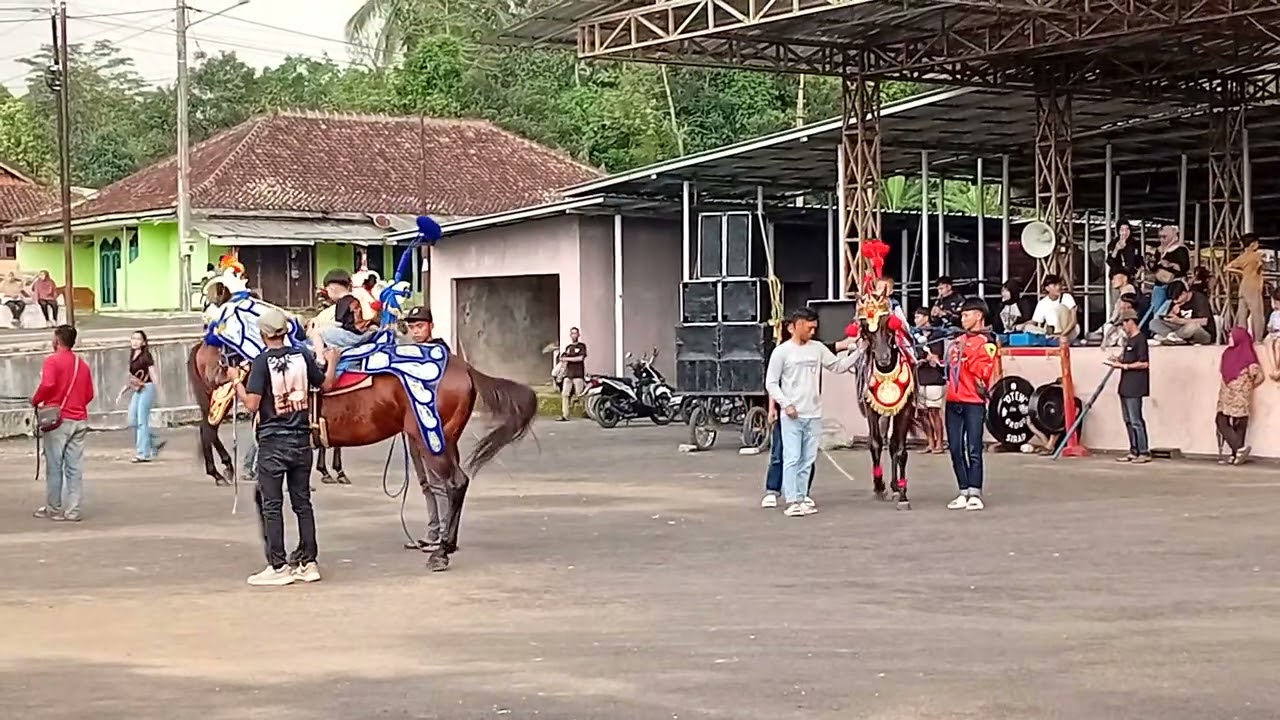 Kuda Renggong Di Pasar Sirap Tanjungsiang Subang 