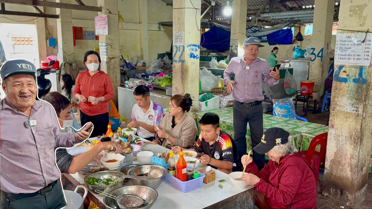 Phi Đẹp Trai Làm Náo Cả Chợ Trung Tâm Ăn Uống Xóm Chụt | Cuộc Sống Làng Biển 