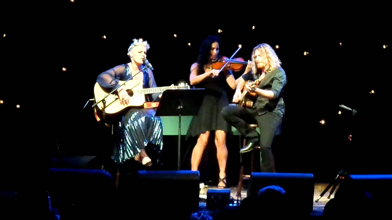 Power Of Pink 2014 - P!NK & FRIENDS - I Don't Believe You 10/23/14
