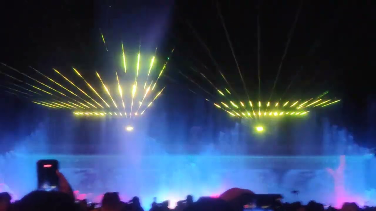 Fountain performance at 西天宫 Malaysia