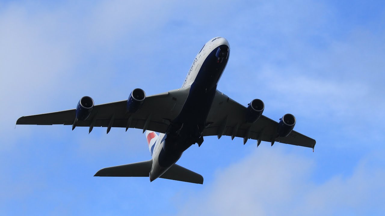Afternoon Departures at London Heathrow Airport on RWY 09R
