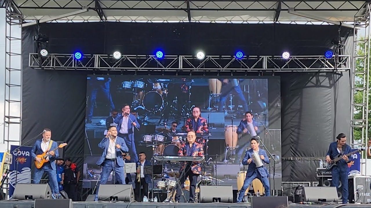 Marito Rivera en vivo en festival Salvadoreñicimo en Maryland.
