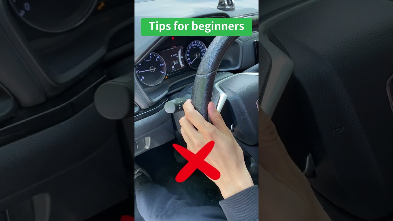 The correct use of the turn signal! Novice teaching#car #driving #tips #tutorial #fyp  #beginners