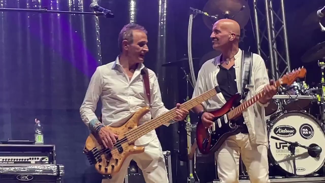 Collage ☆ S.O.S. / Ma che faccia da schiaffi (Live)