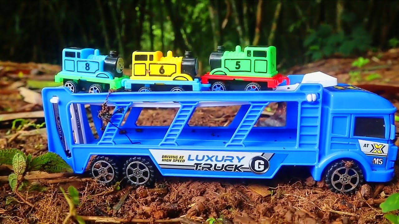Seru, Berburu Mainan Mobil mobilan di Hutan, kebun dapat banyak, mobil beko, mobil truk, mobil molen
