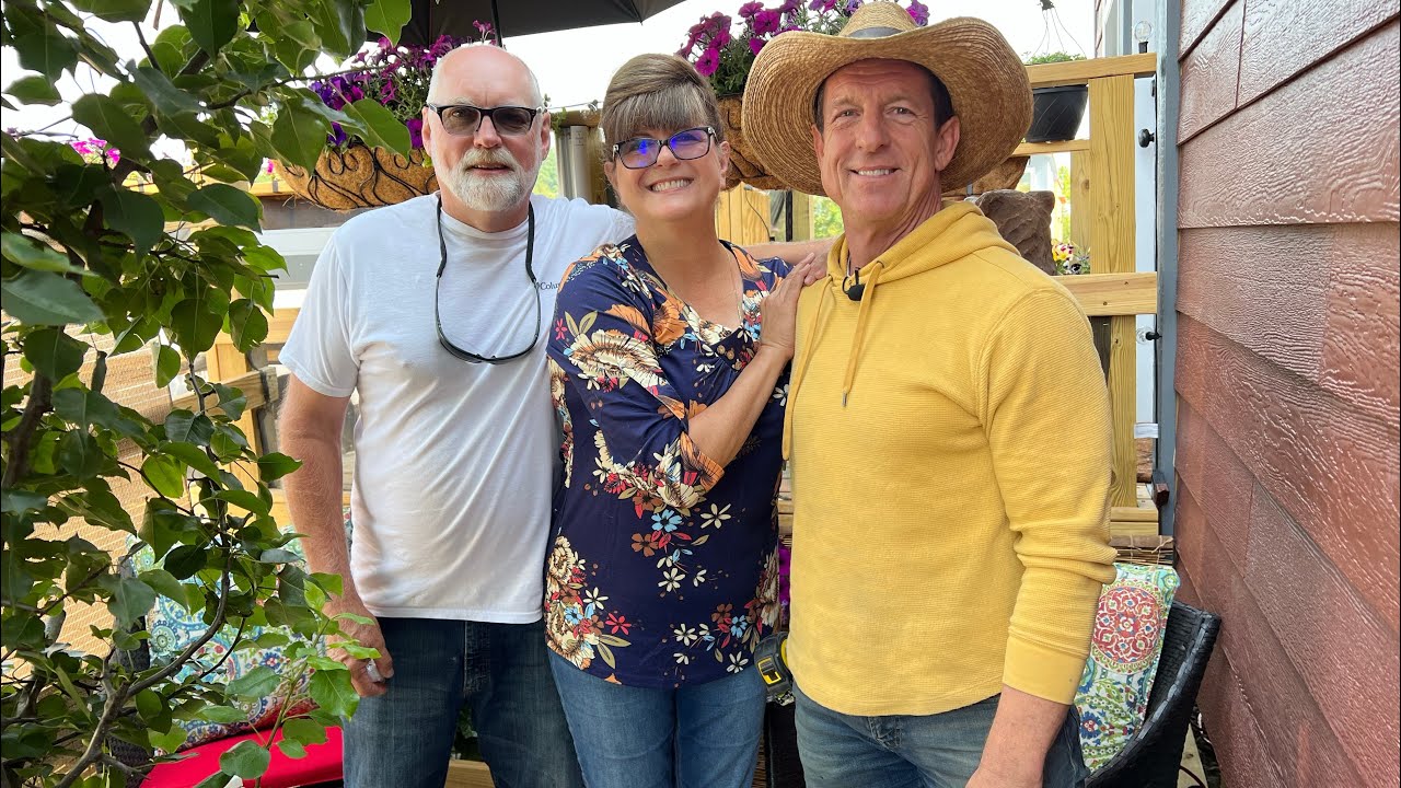 8’x28’ Tiny House Tour on The Prairie with Bill & Carmen…..What FUN We Had 🤣🤩🤗🏡😉🇺🇸💪😎🤠🌵
