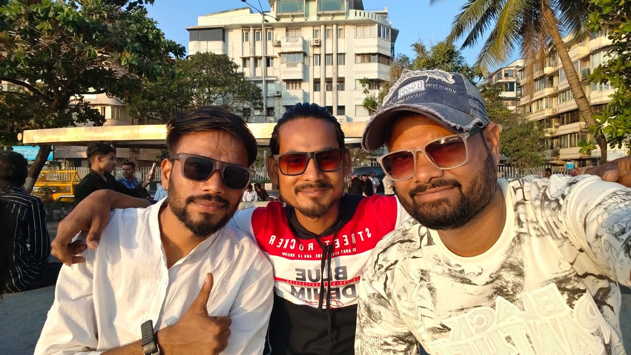 #Mumbai# ka #famous camera# market #and Taj hotel #aur #India gate#Marin drive masti time😁 Mumbai 😁
