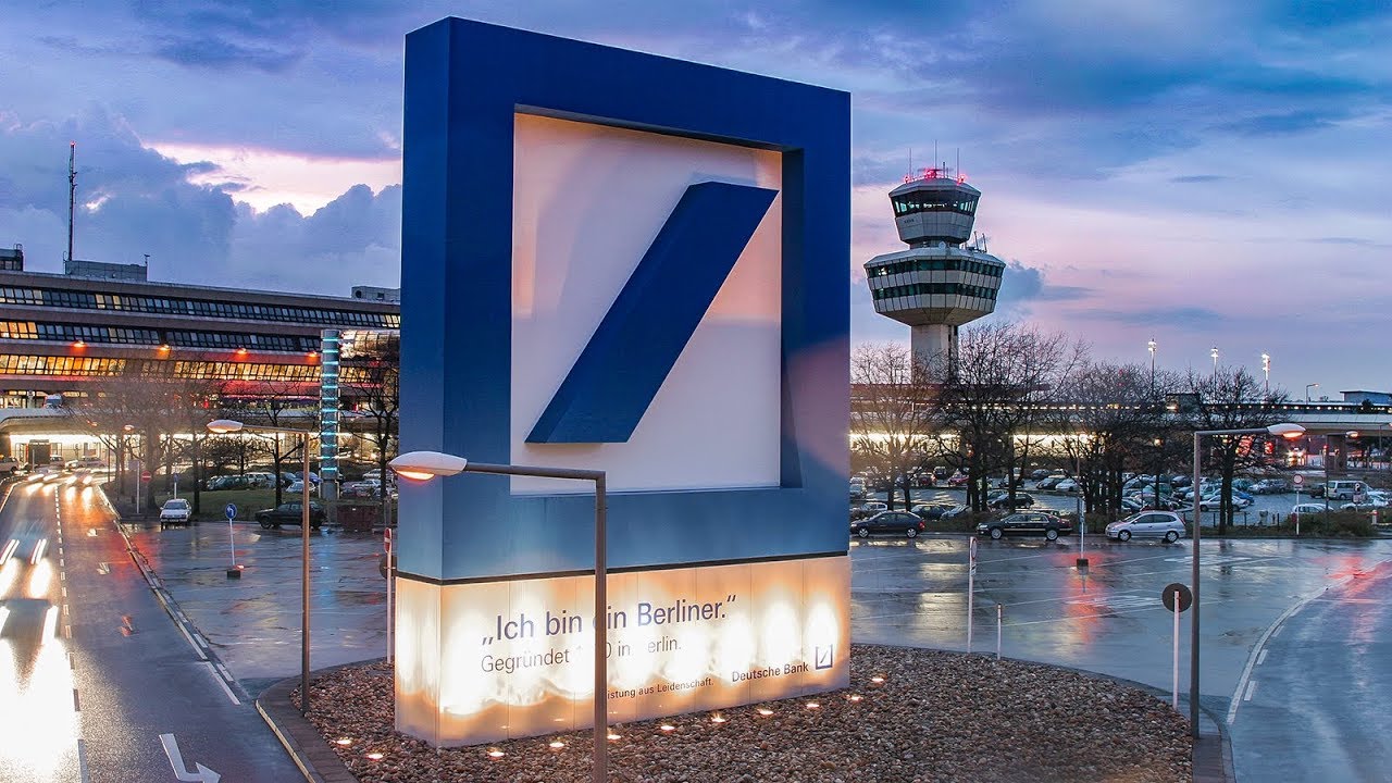 Airport Berlin-Tegel | Deutsche Bank Logo - Construction Time Lapse