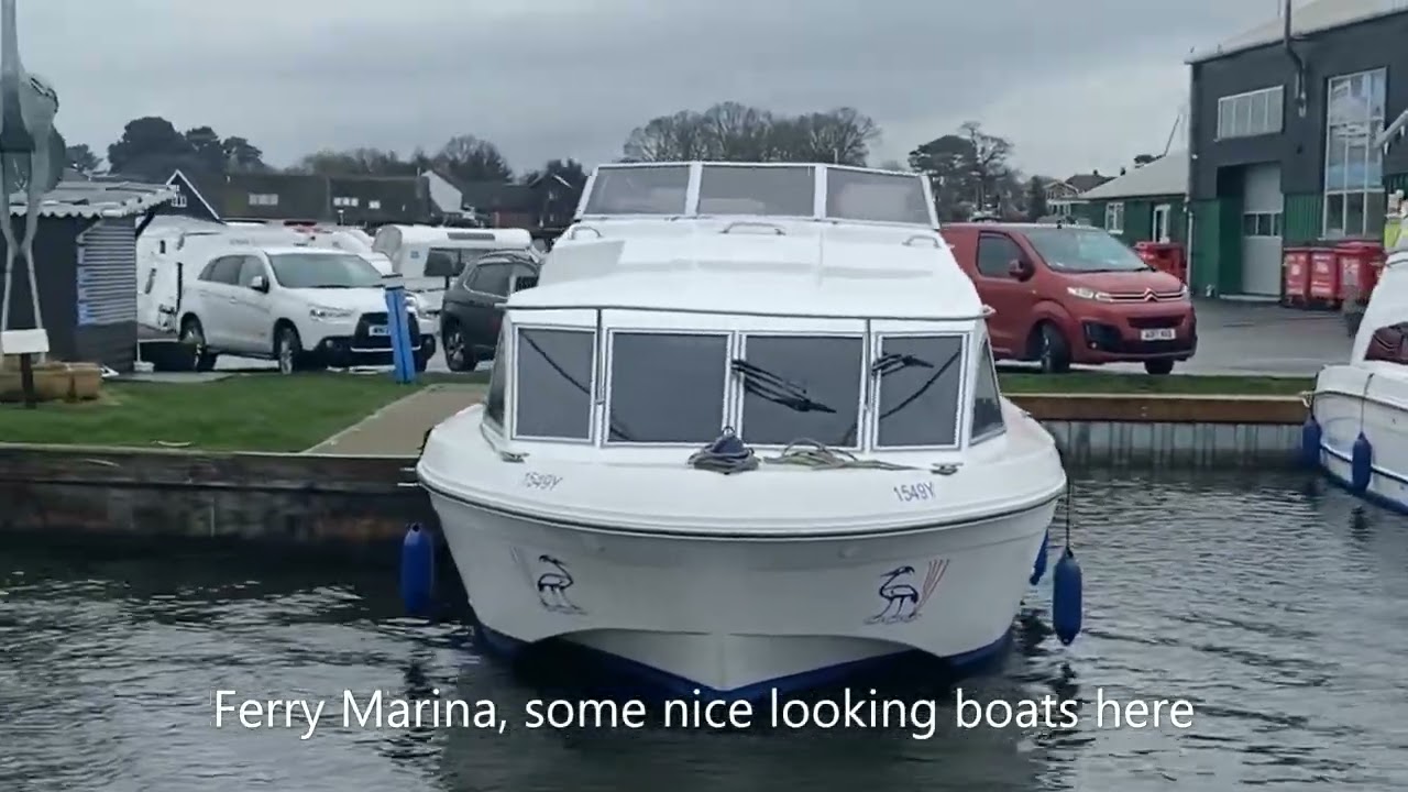 Norfolk Broads Silent approach to Horning