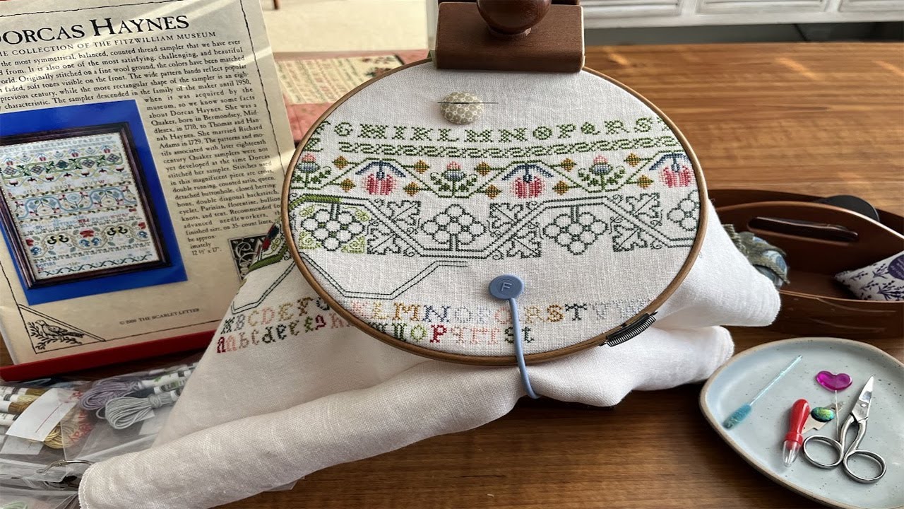 Flosstube Episode 25 - Stitching so many things and just what happened here?!? (December 19,  2023)