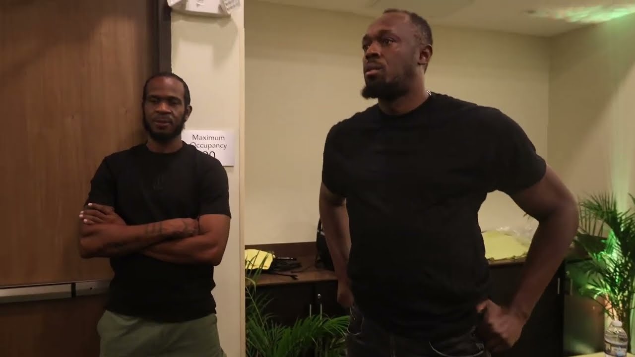 Усэйн Болт и Пепе обращаются к Reggae Boyz перед финальным матчем отборочного турнира чемпионата ...