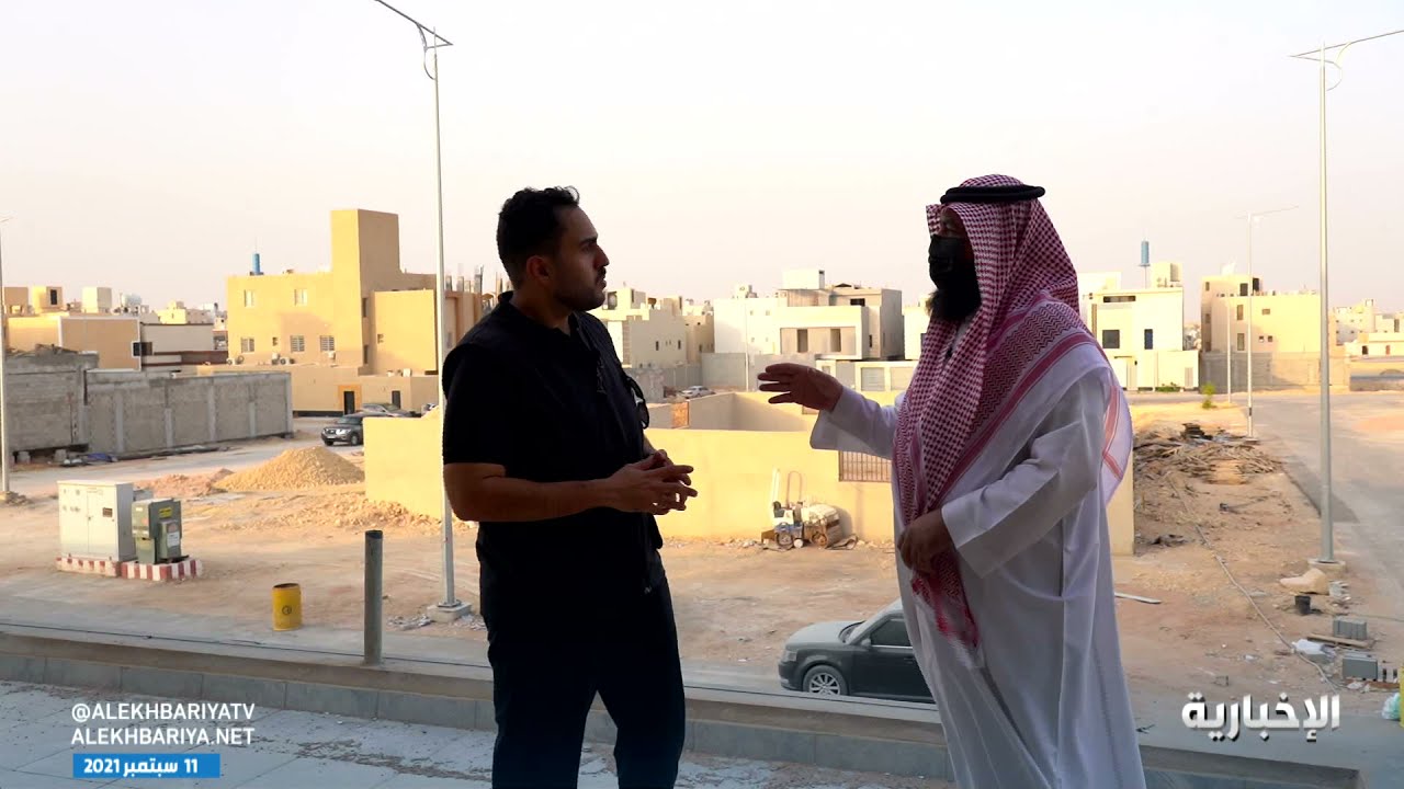 مقبرة تحتوي على 13 قبرا وسط حي سكني في #الرياض