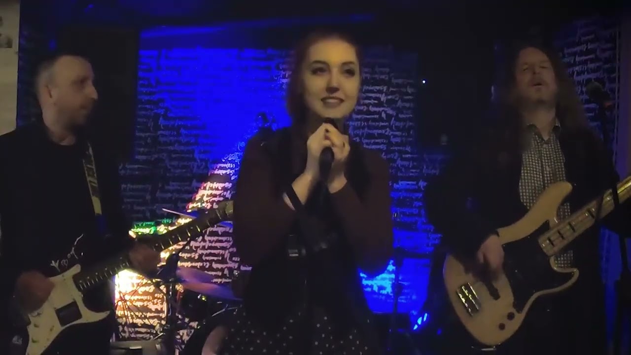 Magda Przychodzka @ Dołomisiewicz Michalski Konarski- live Pub Butelki