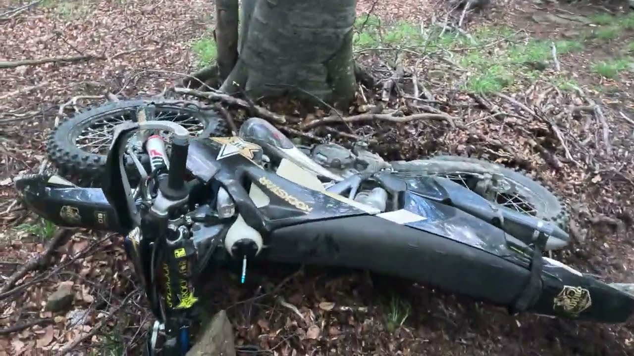 Aventura Enduro în Pădure cu Prietenii | Noroi, Adrenalină și Distracție Maximă! 🏍️🌲#enduro