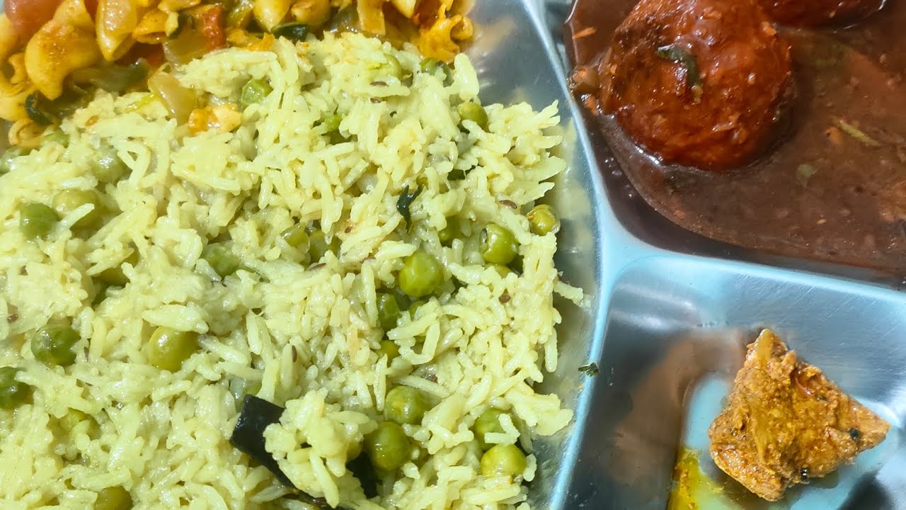 बाजार से ले आये मन्चूरियन तो घर में झटपट बना दिया  मटर पोलाउ 👍♥️😋