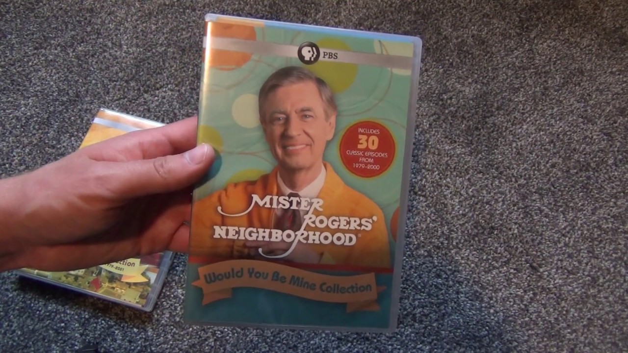 Распаковка DVD-диска «Соседство мистера Роджерса: Ты бы стал моим»