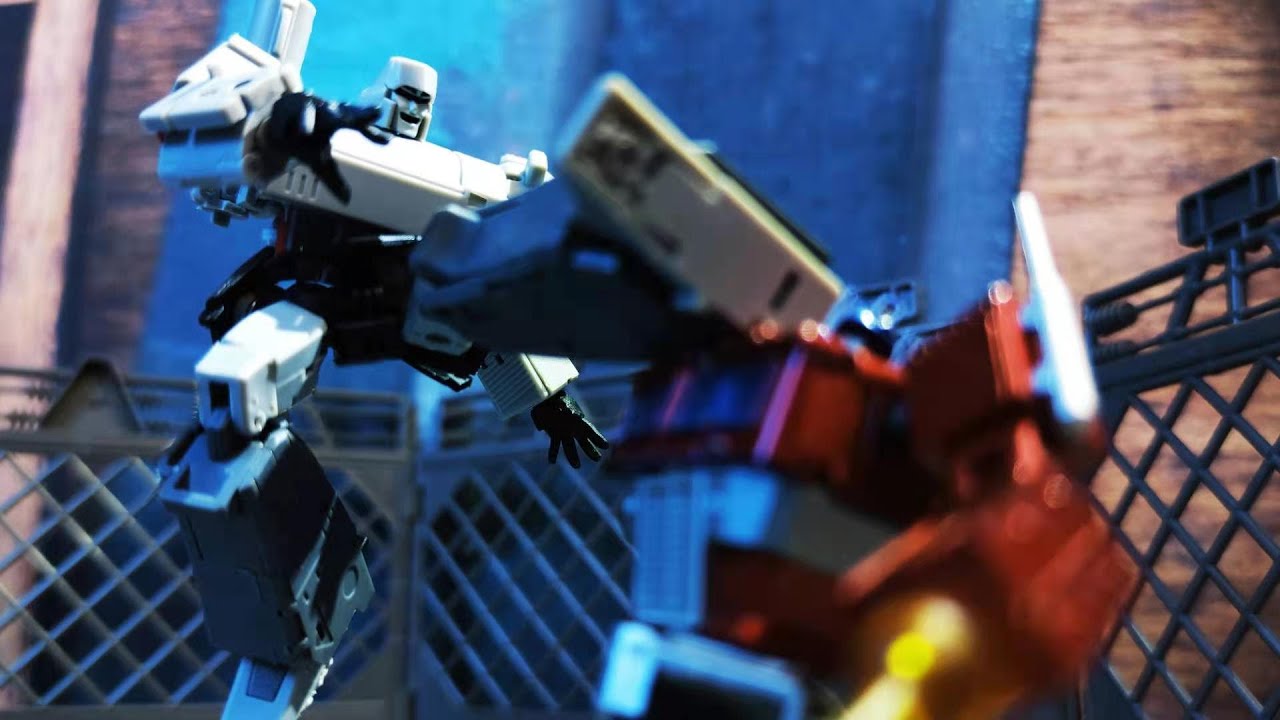 When Megatron is Master of JKD (Jeet Kune Do) [Transformers Stop Motion Animation]