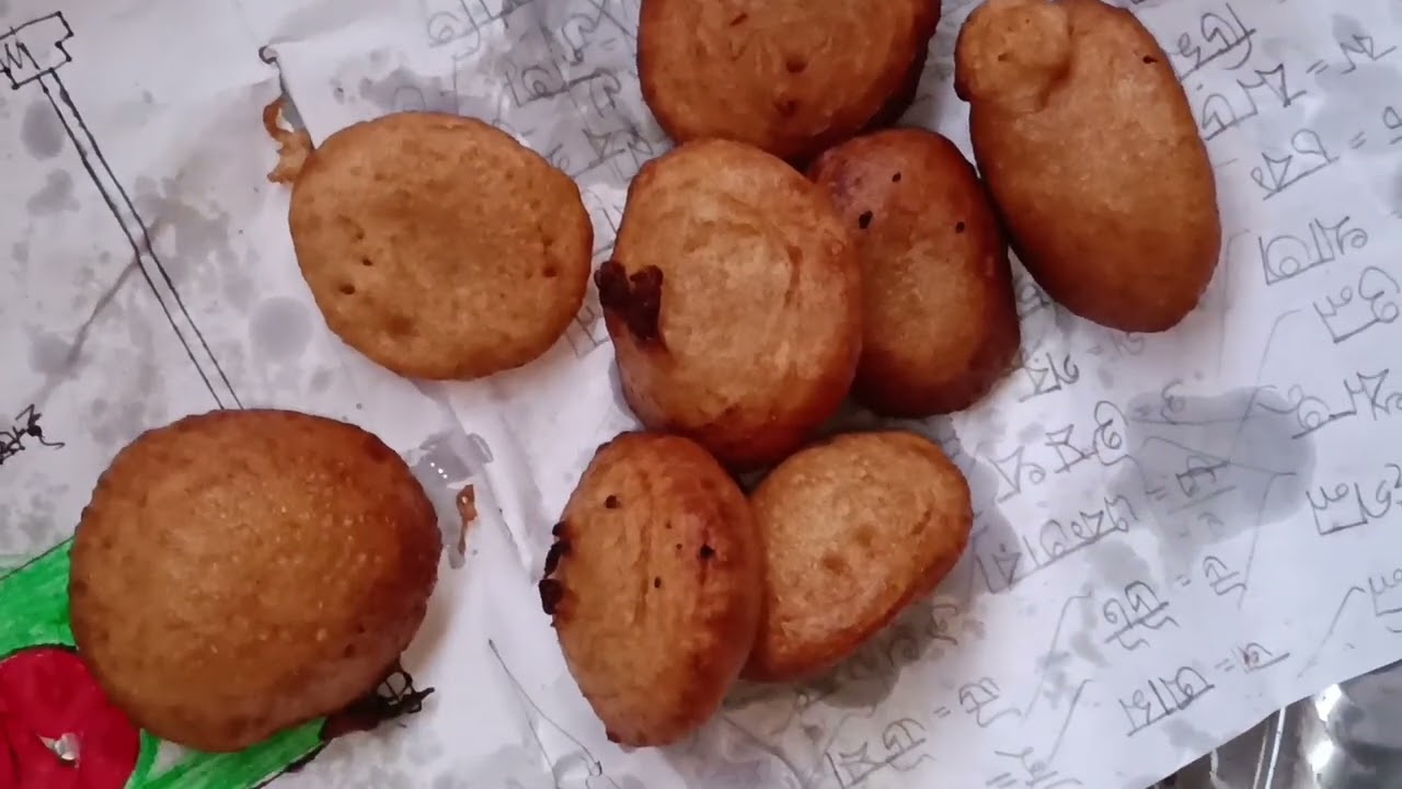 শুকনো চালের গুঁড়ো দিয়ে নরম তুলতুলে ফুলকো তেলের পিঠা তৈরি করার সহজ পদ্ধতি | Teler Pitha Recipe