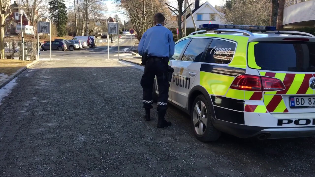 Stabbing. One person with critical injuries   Knivstikking. En person kritisk skadd.