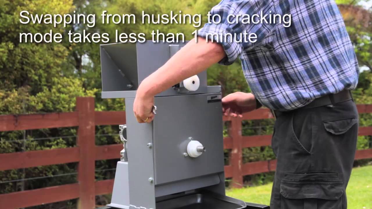 CRACKADAMIA Macadamia nut cracker and husking machine