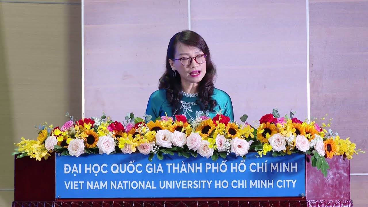 GS.TS Nguyễn Thị Thanh Mai chia sẻ với học sinh, sinh viên trong Lễ Khai khoá - 2025