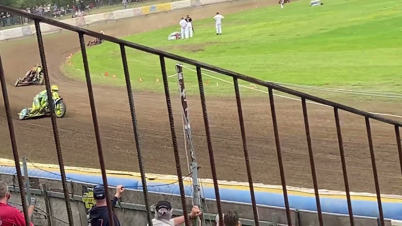 Grassbahn Bielefeld 2025 Finale. Ich habe ein Löwen Hertz❗️Mitch Godden & Paul Smith 🇬🇧Parade Action