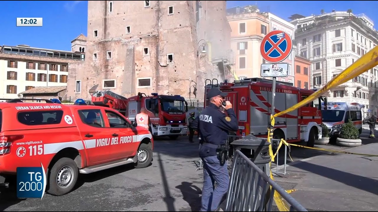 Crollo a Roma, morto operaio rimasto sotto macerie Torre dei Conti