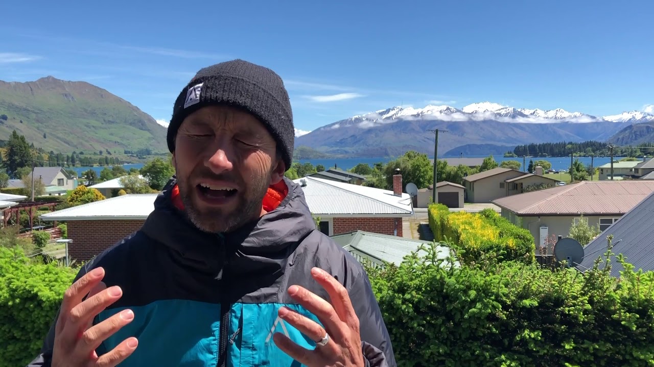 Ed Leigh's Money Saving Snow Tips | Ep 28 | Early Season Holidays