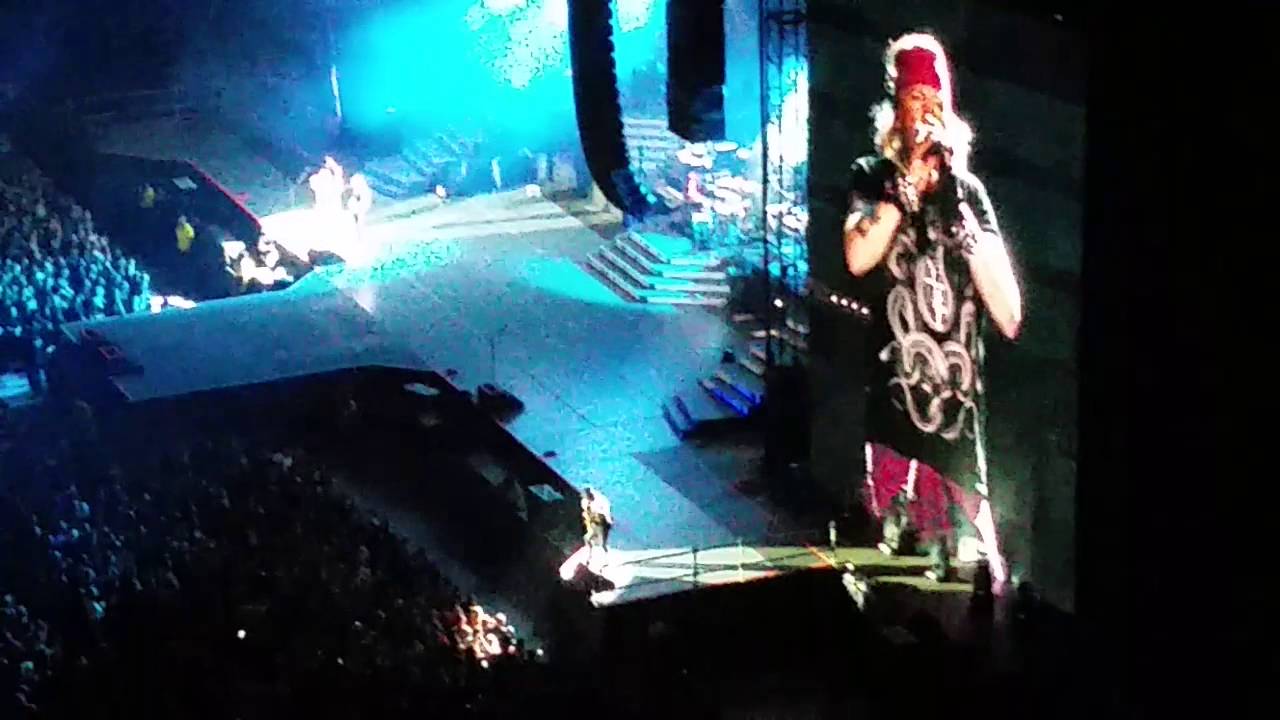 Guns N' Roses -Sorry (with Slash & Duff, Toronto, 16.07.2016)