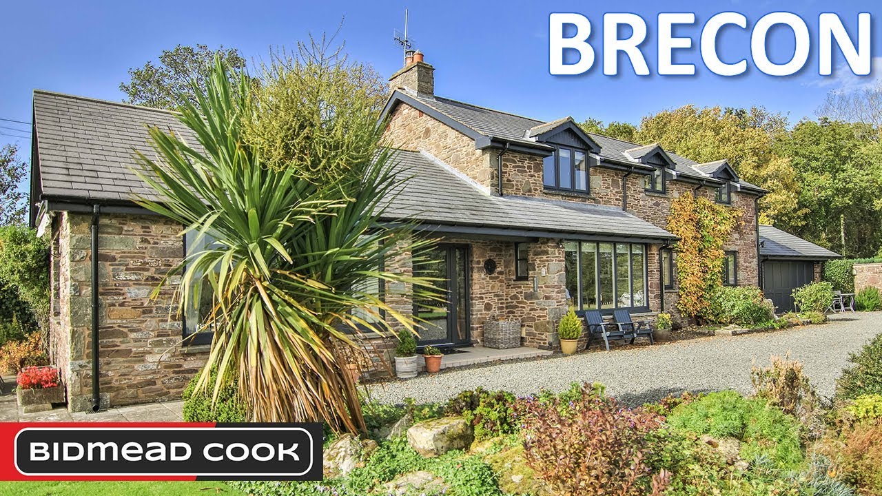 4 BEDROOM PROPERTY FOR SALE: BRECON