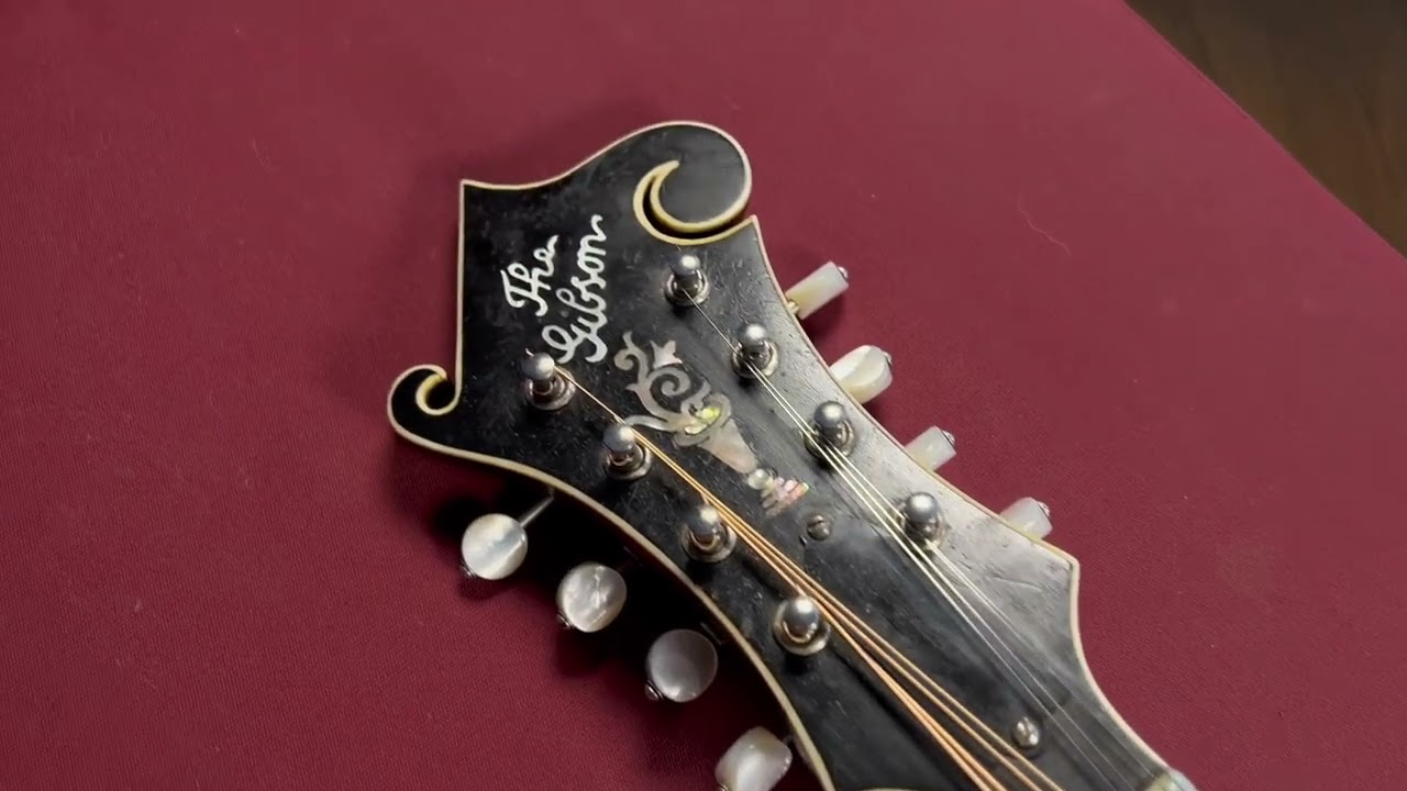 Neil McLinden playing Ookpik Waltz by Frankie Rodgers on the Karasik Lloyd Loar