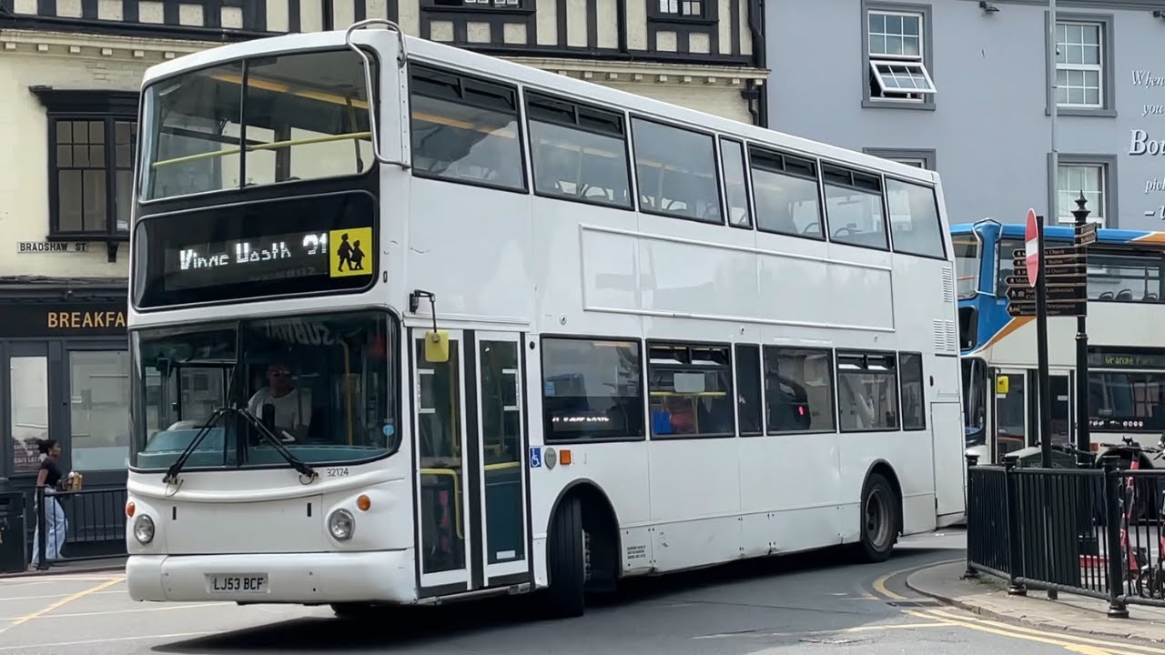 Hoover | Britania Bus Former VLA39/First 32124 (LJ53 BCF) Route 31