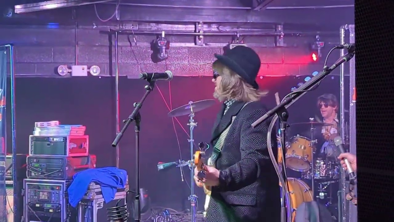 All the Small Things Performed by Dick Diamond & The Dusters