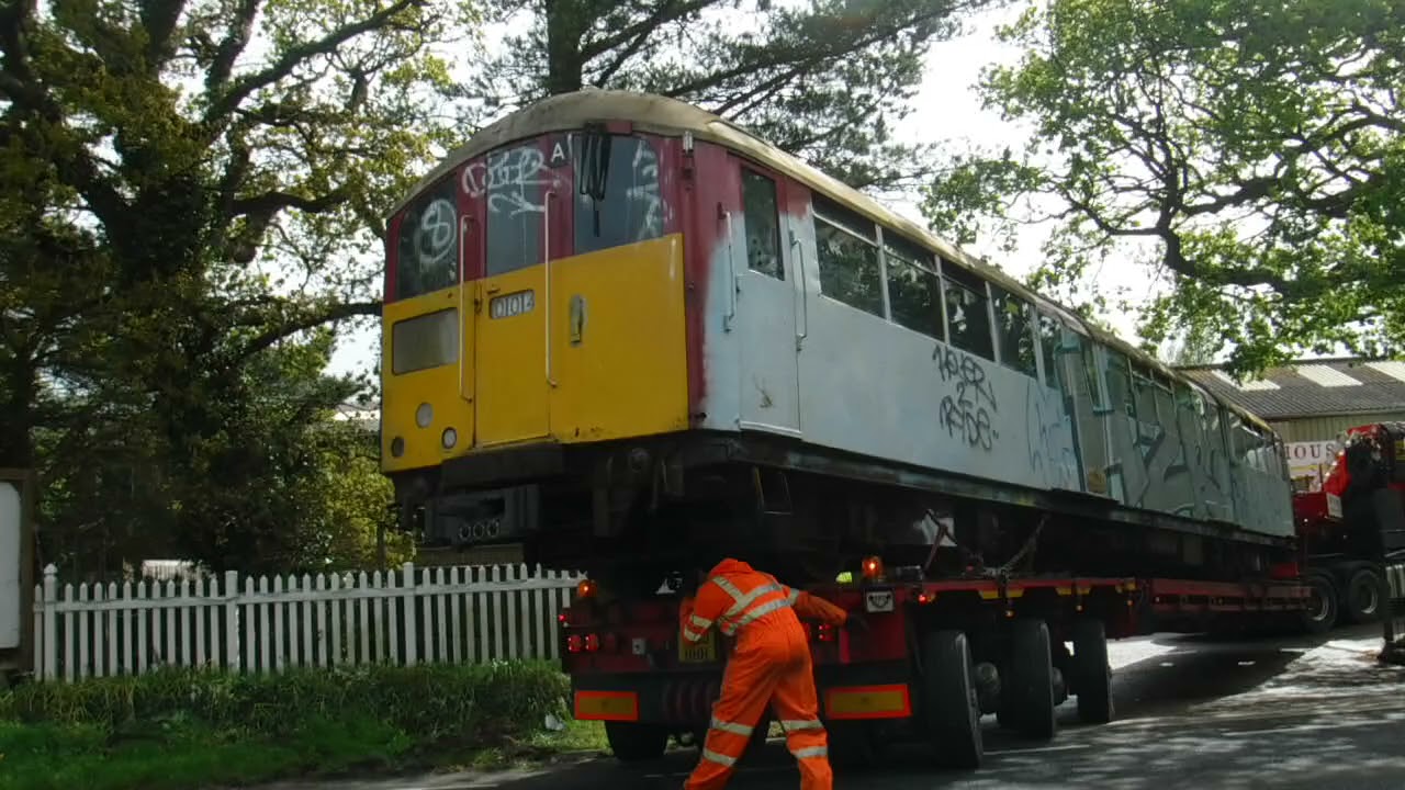 Ex-Island Line 483 004 arrives at Holliers, Arreton part 2/2