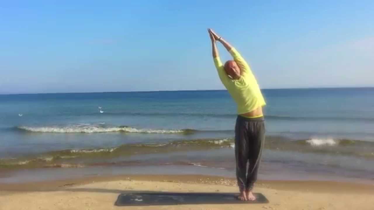 Der Mondgruss - Chandra Namaskar - www.yogamar-ruegen.de -