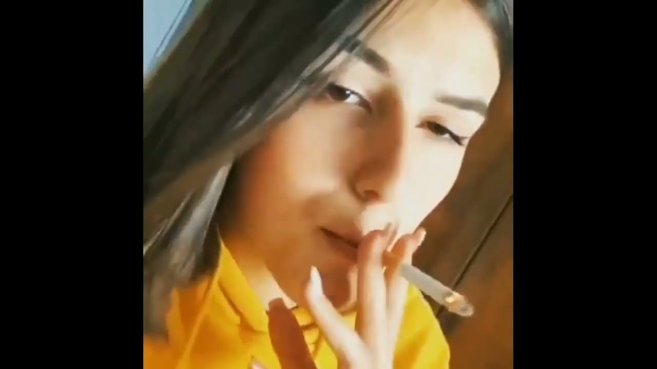 Girl smoking cigarette 🚬 | girl attitude status💯 | girl smoking | free video to upload | mega status
