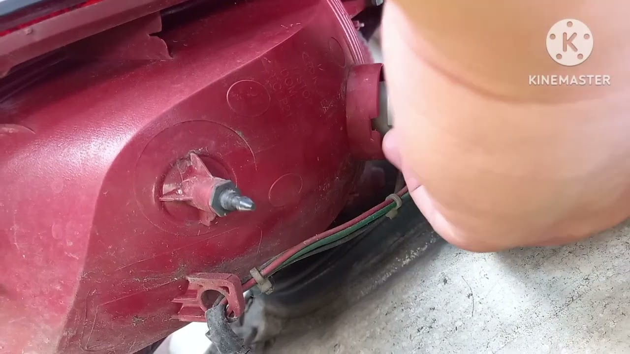 KIA PICANTO Brake light Replacement