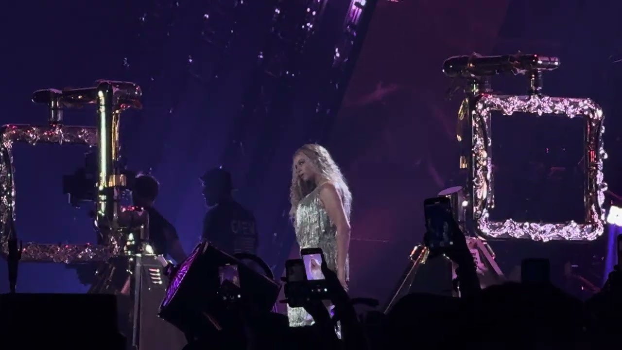 Beyonce Cowboy Cater Houston Night 2  - Renaissance