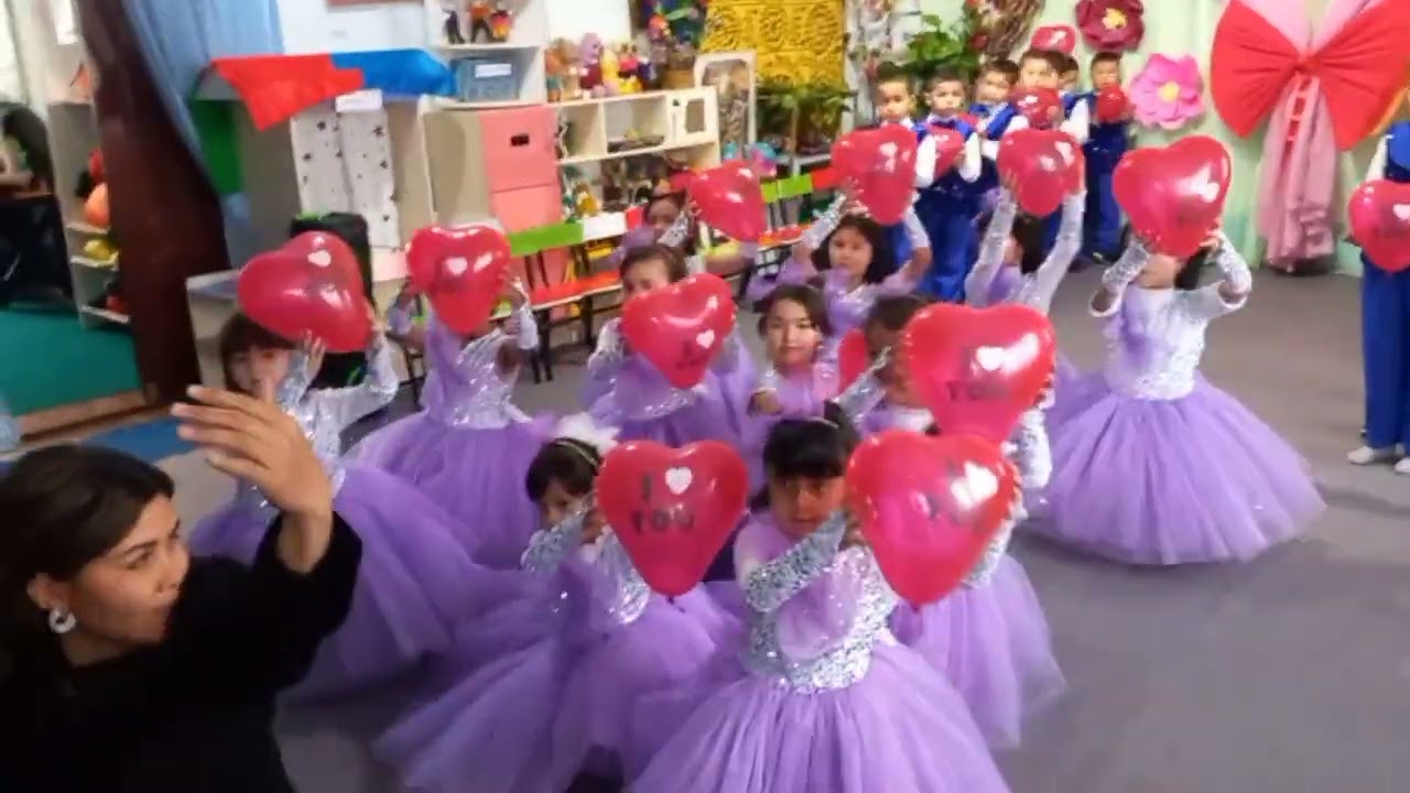 Bogchamiz qizaloqlari💖barcha onajonlarimizni tabriklaymiz ❤❤❤