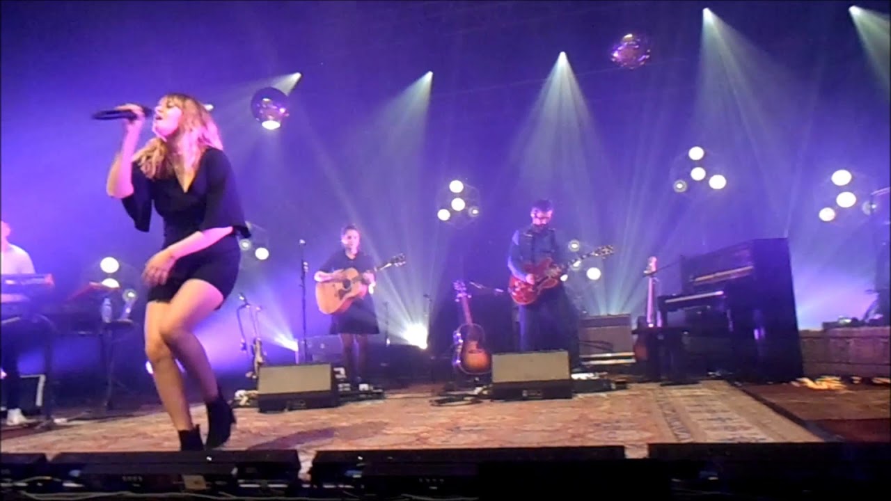 Louane fait son show à l'aéronef à Lille 15 février