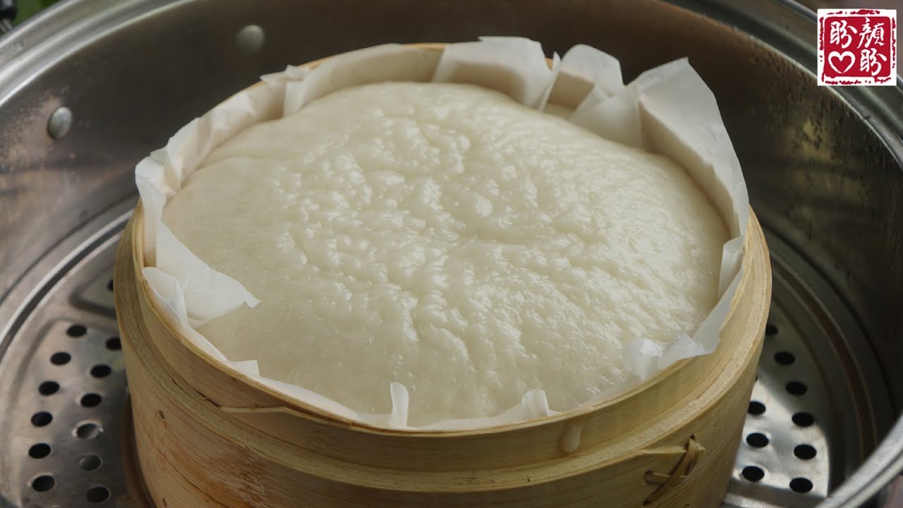 Rice wine and cake。酒酿米发糕，不用加糖，又甜又醇，松软可口，非常美味！