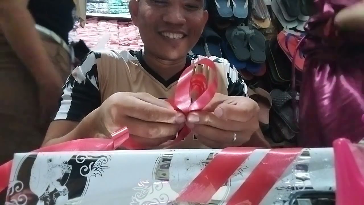 Dahil kasal ng kasama ko sa work balutan ko siya ng regalo
