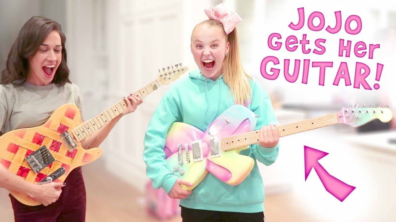 Giving JoJo Siwa her Custom Guitar