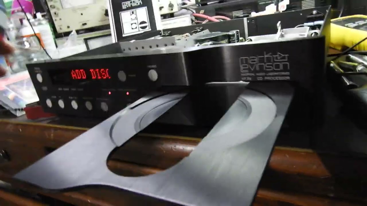 Mark Levinson No. 39 CD player with tray fault and no audio on analogue outputs. Very quirky too.