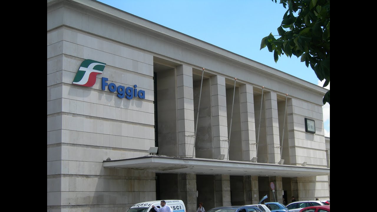 Annunci alla stazione di Foggia (dalle ore 00:00 alle ore 05:05)