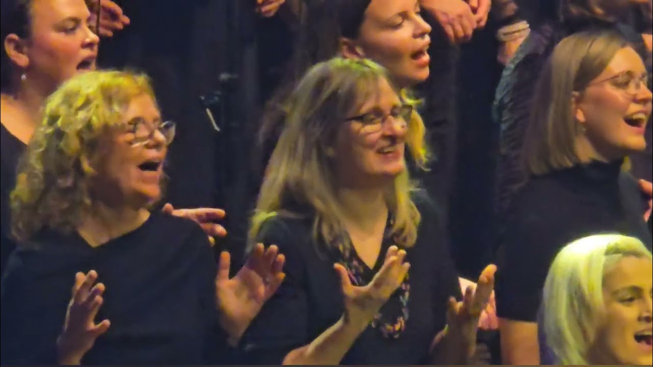 Gospel im Osten Stuttgart Liederhalle Hegelsaal 17.12.2024 Konzert Riesiger Chor Gospelchor POWER ¤☆