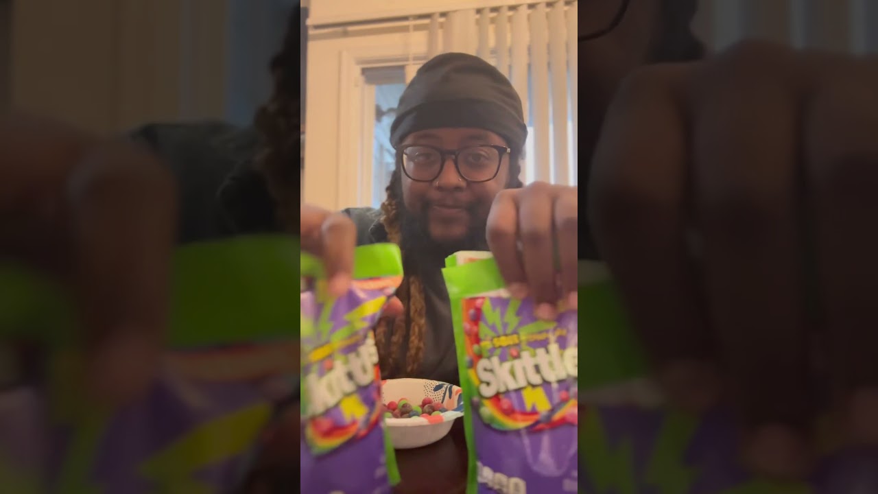 Sour Berry Mix Skittles #joflavor #food #thaflavorfiles #foodie #short