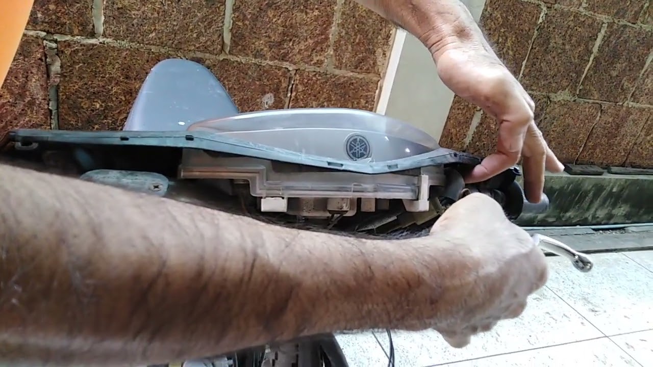 YAMAHA​ MIO​ 115​ สตาร์ทไม่ติด​ ไฟไม่มี​ ไฟหายไปไหนหมด​ ช่างเขาตัดต่อวงจรอะไรมา (2)​