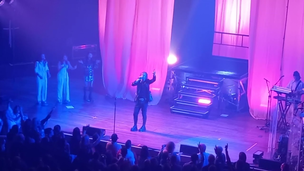 Crash and Burn : Darren Hayes / Savage Garden Live